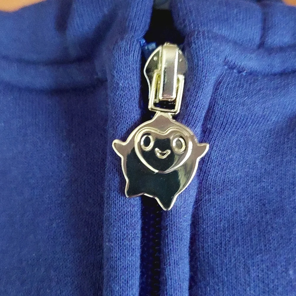 Disney's Wish movie 2023 zip up hoodie sweatshirt. NWT. With a Star zipper pull⭐ - Picture 5 of 11